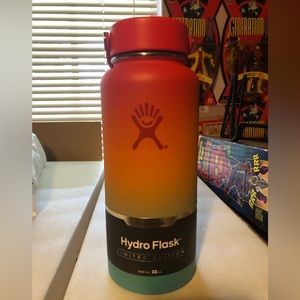 NWT Hydroflask Limited Edition 32 oz Wide Mouth